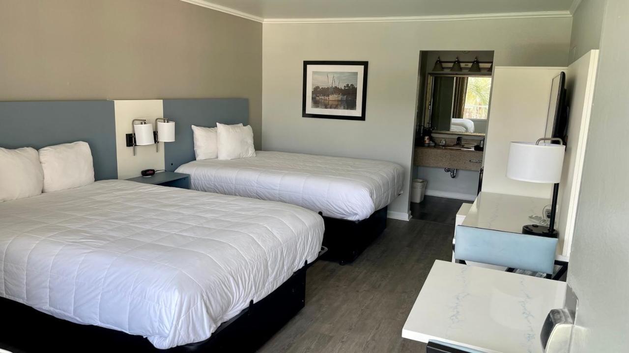 Quality Inn & Suites Джорджтаун Экстерьер фото