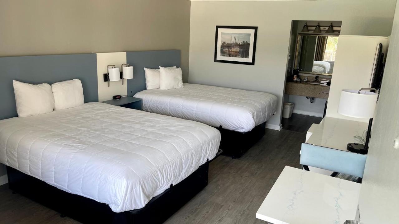 Quality Inn & Suites Джорджтаун Экстерьер фото