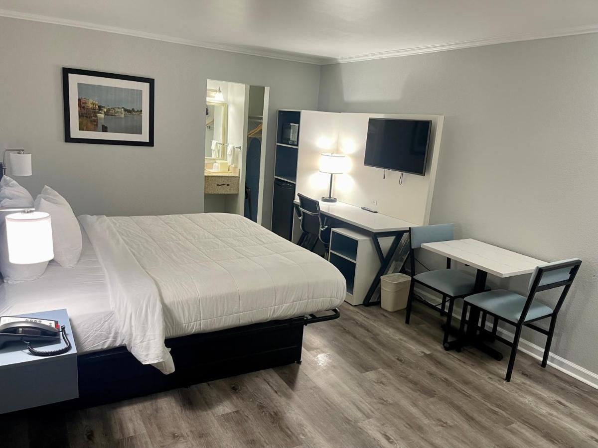 Quality Inn & Suites Джорджтаун Экстерьер фото